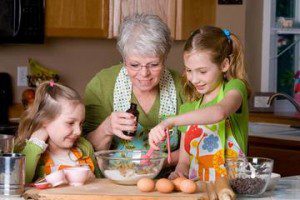 grandma-baking-grandkids